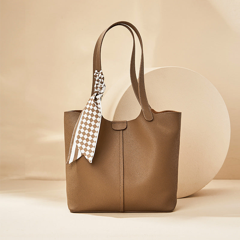 Commuter Leather Shoulder Bag