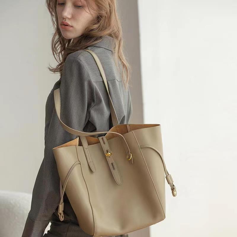 Large Capacity Leather Messenger Bag