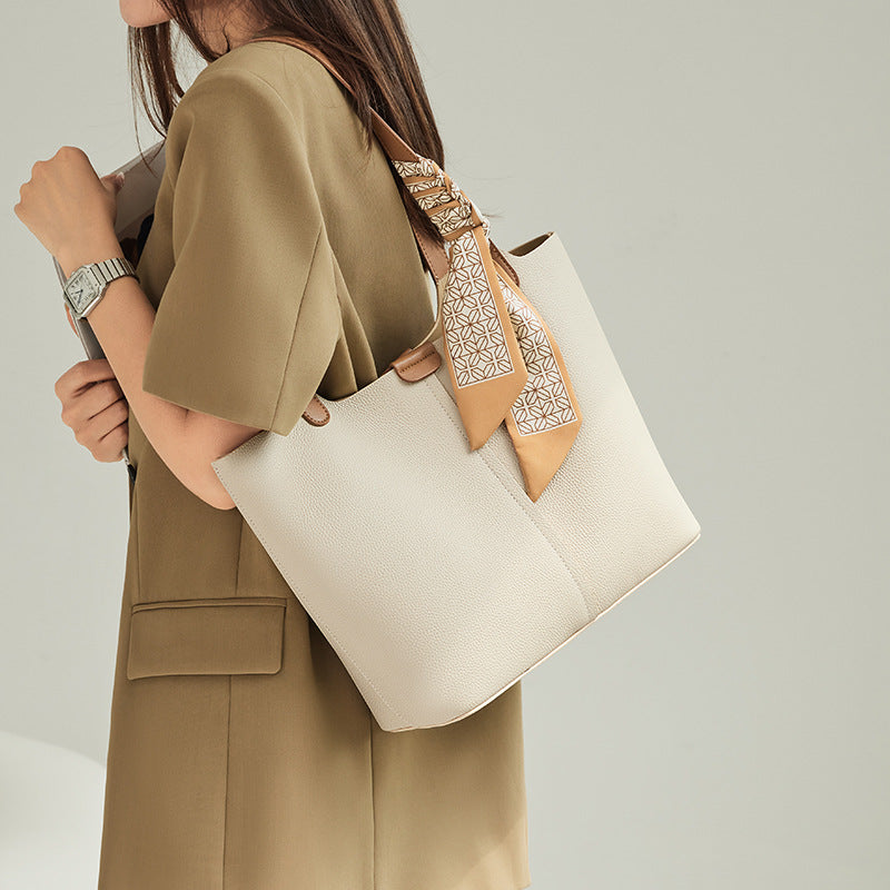 Commuter Leather Shoulder Bag