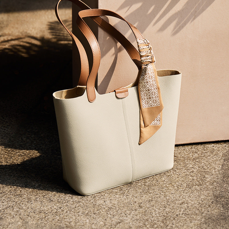 Commuter Leather Shoulder Bag