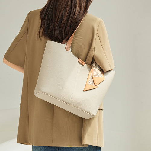 Commuter Leather Shoulder Bag